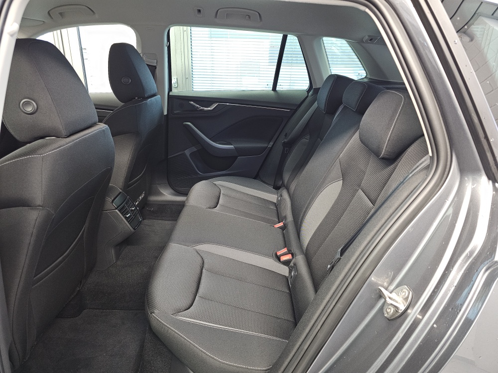 Skoda Kamiq  bei Hoffmann Automobile in Wolfsburg kaufen und sofort mitnehmen - Bild 4