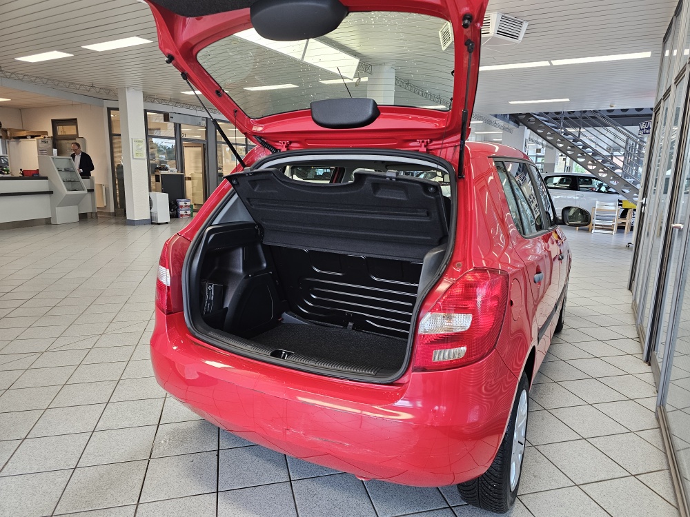 Skoda Fabia  bei Hoffmann Automobile in Wolfsburg kaufen und sofort mitnehmen - Bild 2
