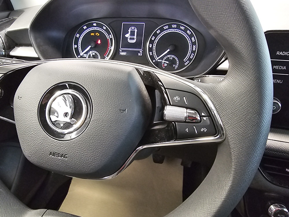 Skoda Fabia  bei Hoffmann Automobile in Wolfsburg kaufen und sofort mitnehmen - Bild 13