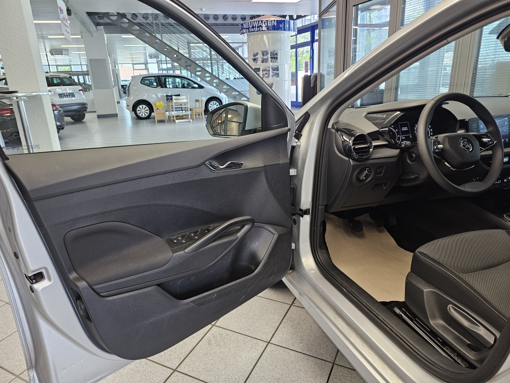 Skoda Fabia  bei Hoffmann Automobile in Wolfsburg kaufen und sofort mitnehmen - Bild 19