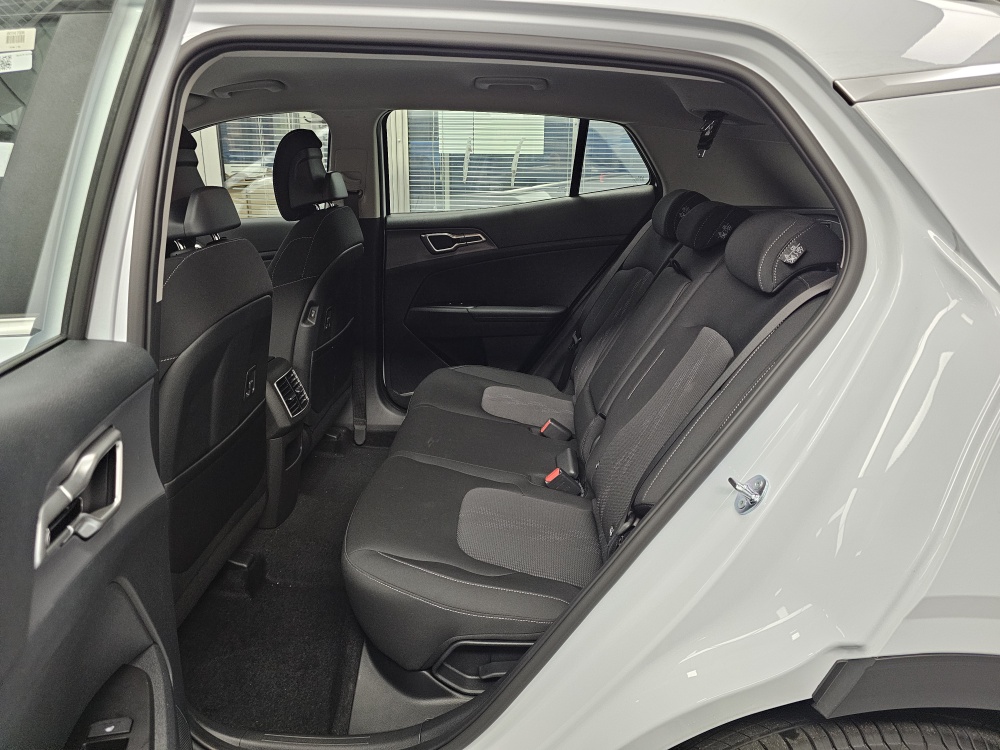 Kia Sportage  bei Hoffmann Automobile in Wolfsburg kaufen und sofort mitnehmen - Bild 4