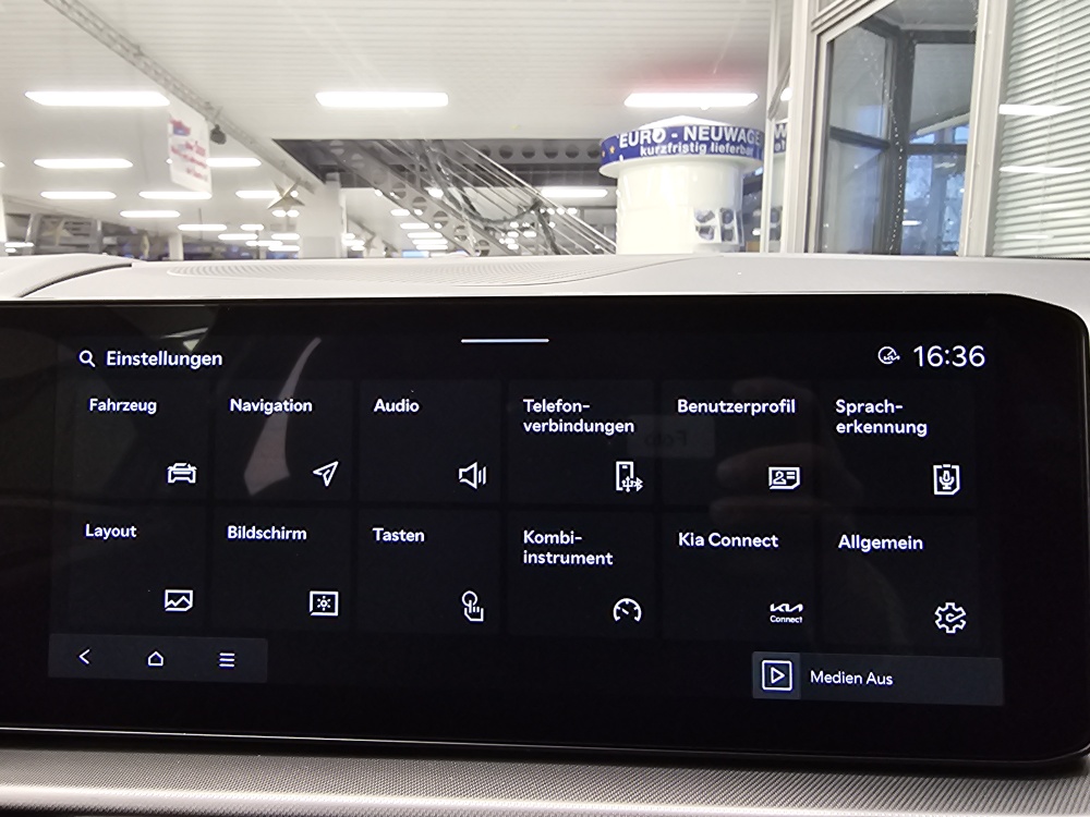 Kia Sportage  bei Hoffmann Automobile in Wolfsburg kaufen und sofort mitnehmen - Bild 15