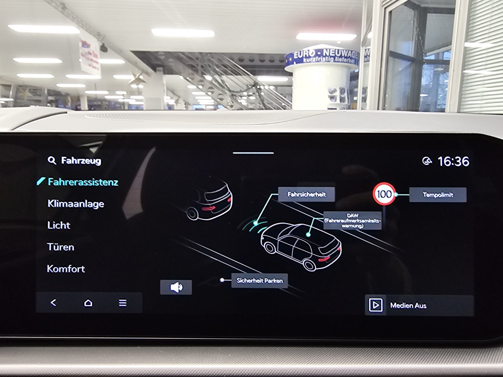 Kia Sportage  bei Hoffmann Automobile in Wolfsburg kaufen und sofort mitnehmen - Bild 17