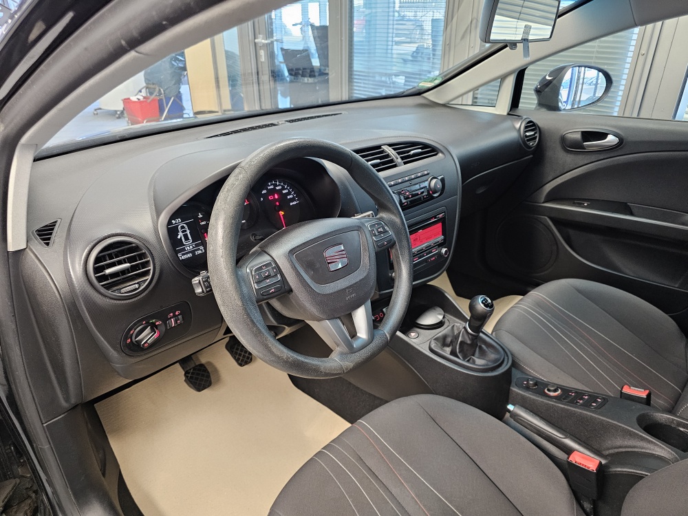 Seat Leon  bei Hoffmann Automobile in Wolfsburg kaufen und sofort mitnehmen - Bild 11