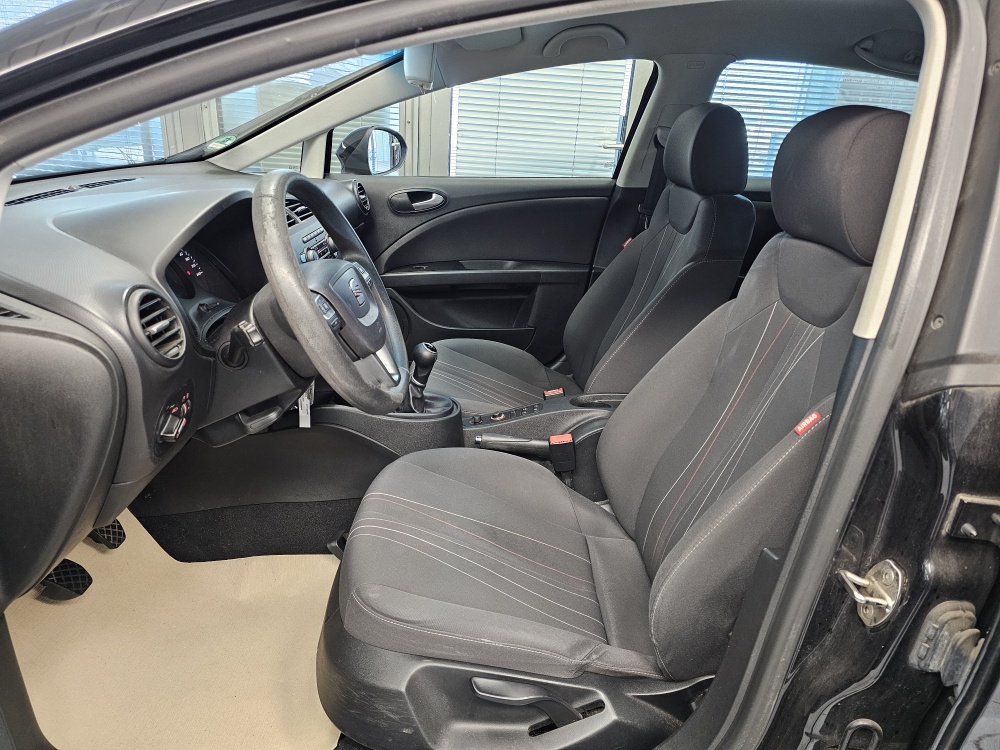 Seat Leon  bei Hoffmann Automobile in Wolfsburg kaufen und sofort mitnehmen - Bild 12