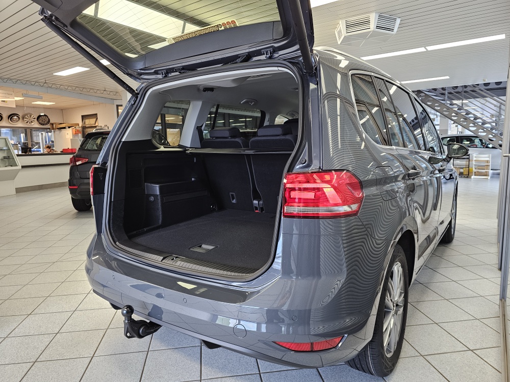 VW Touran  bei Hoffmann Automobile in Wolfsburg kaufen und sofort mitnehmen - Bild 2