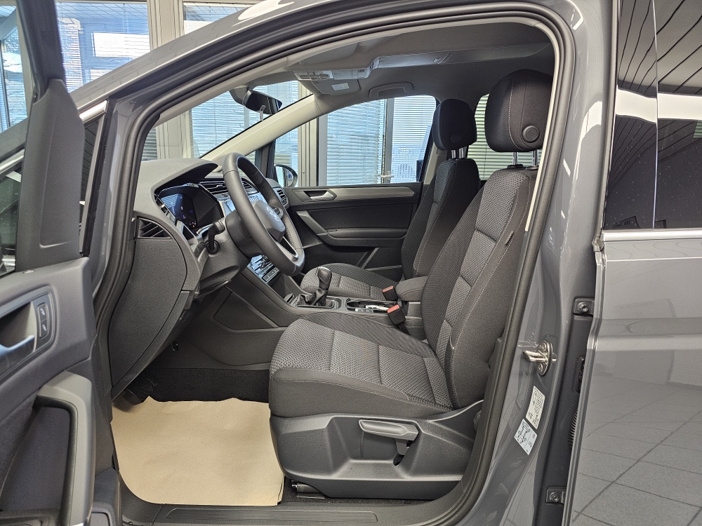 VW Touran  bei Hoffmann Automobile in Wolfsburg kaufen und sofort mitnehmen - Bild 24