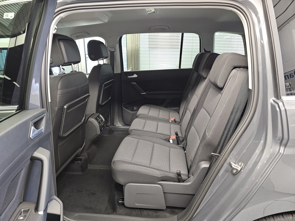 VW Touran  bei Hoffmann Automobile in Wolfsburg kaufen und sofort mitnehmen - Bild 7