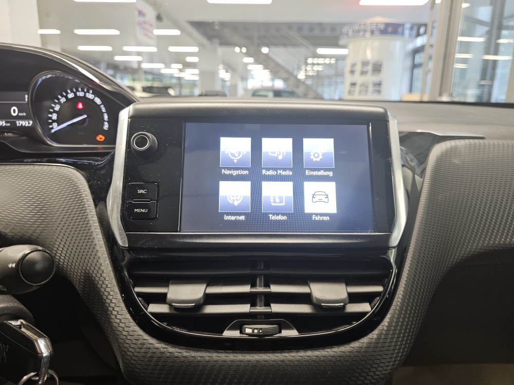 Peugeot 2008  bei Hoffmann Automobile in Wolfsburg kaufen und sofort mitnehmen - Bild 11