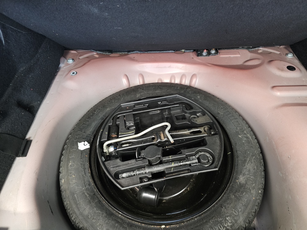 Peugeot 2008  bei Hoffmann Automobile in Wolfsburg kaufen und sofort mitnehmen - Bild 3