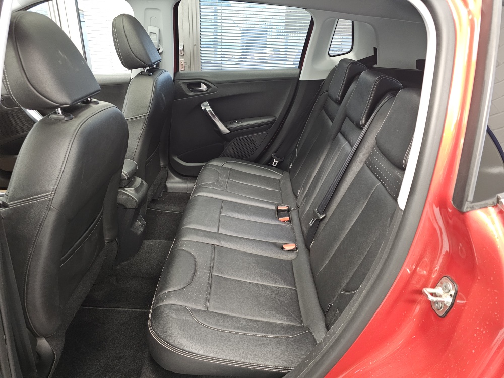Peugeot 2008  bei Hoffmann Automobile in Wolfsburg kaufen und sofort mitnehmen - Bild 5