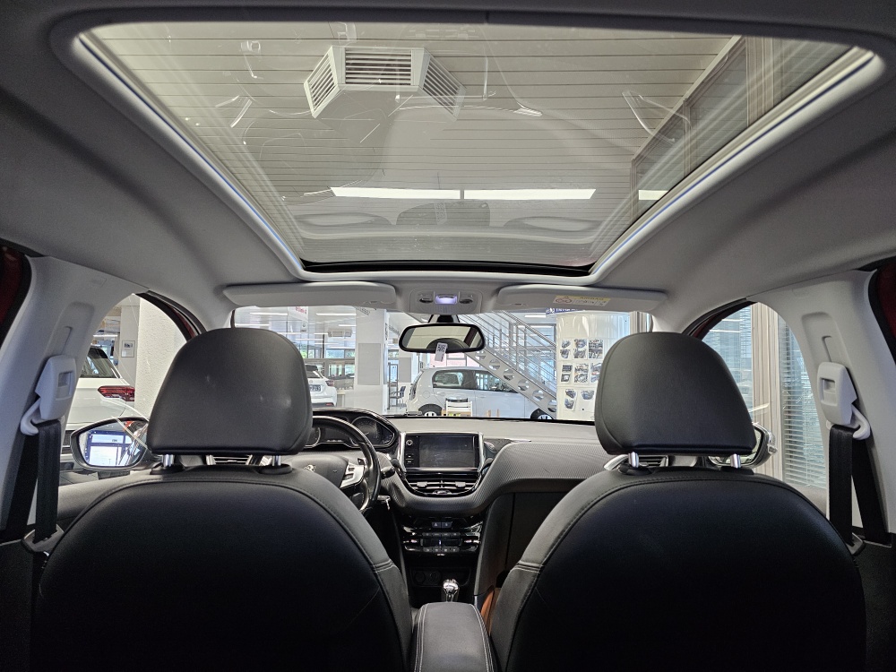 Peugeot 2008  bei Hoffmann Automobile in Wolfsburg kaufen und sofort mitnehmen - Bild 6