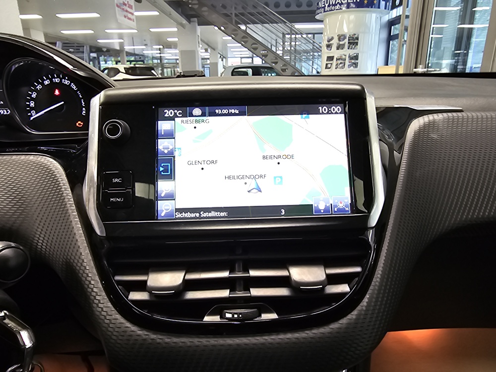 Peugeot 2008  bei Hoffmann Automobile in Wolfsburg kaufen und sofort mitnehmen - Bild 9
