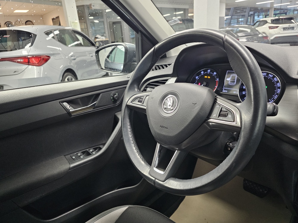 Skoda Fabia  bei Hoffmann Automobile in Wolfsburg kaufen und sofort mitnehmen - Bild 9