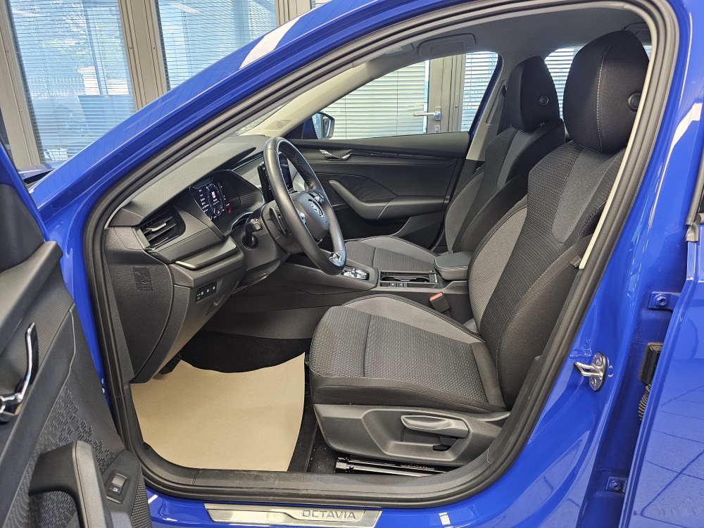 Skoda Octavia Combi  bei Hoffmann Automobile in Wolfsburg kaufen und sofort mitnehmen - Bild 21