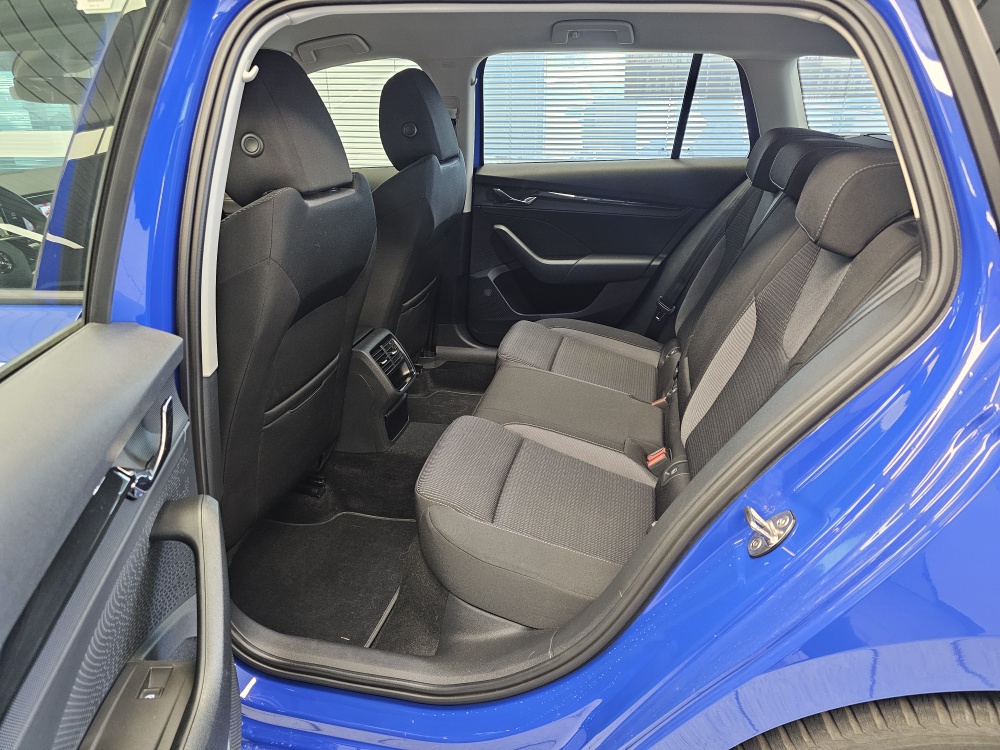 Skoda Octavia Combi  bei Hoffmann Automobile in Wolfsburg kaufen und sofort mitnehmen - Bild 5