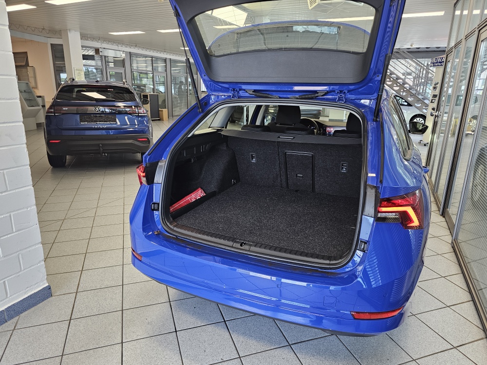 Skoda Octavia Combi  bei Hoffmann Automobile in Wolfsburg kaufen und sofort mitnehmen - Bild 2
