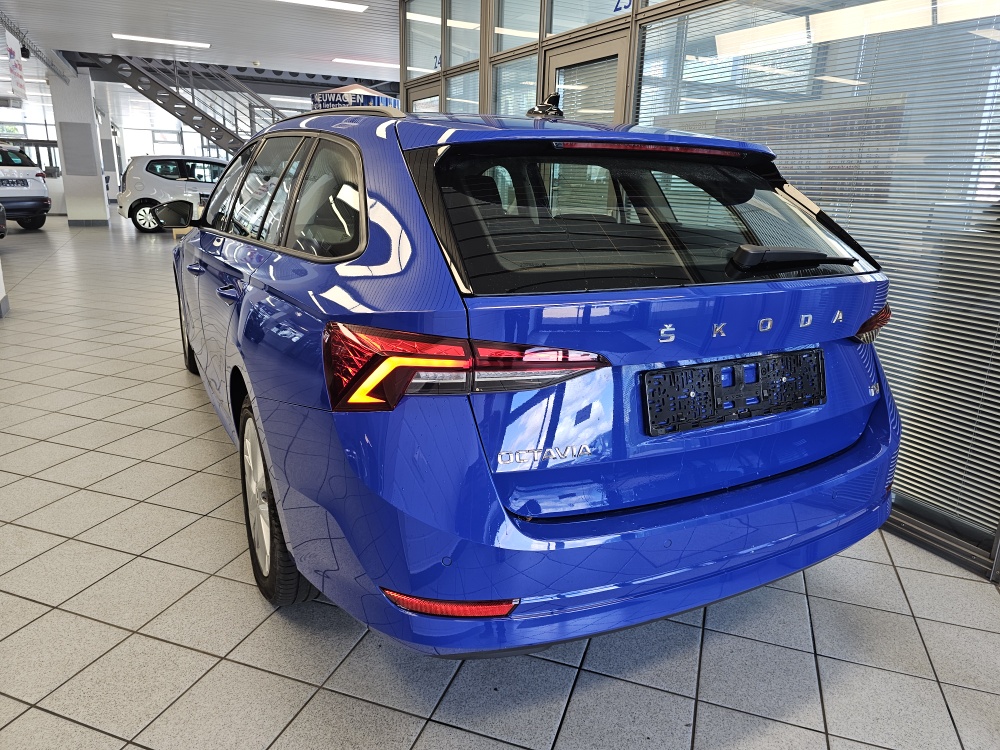 Skoda Octavia Combi  bei Hoffmann Automobile in Wolfsburg kaufen und sofort mitnehmen - Bild 4