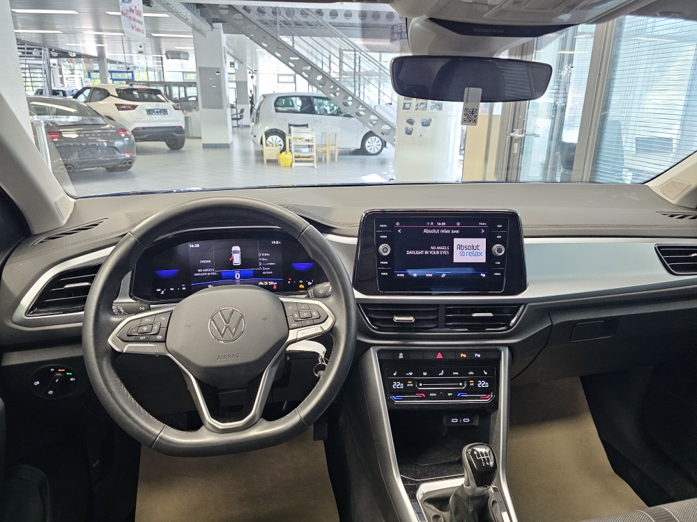 VW T-Roc  bei Hoffmann Automobile in Wolfsburg kaufen und sofort mitnehmen - Bild 15