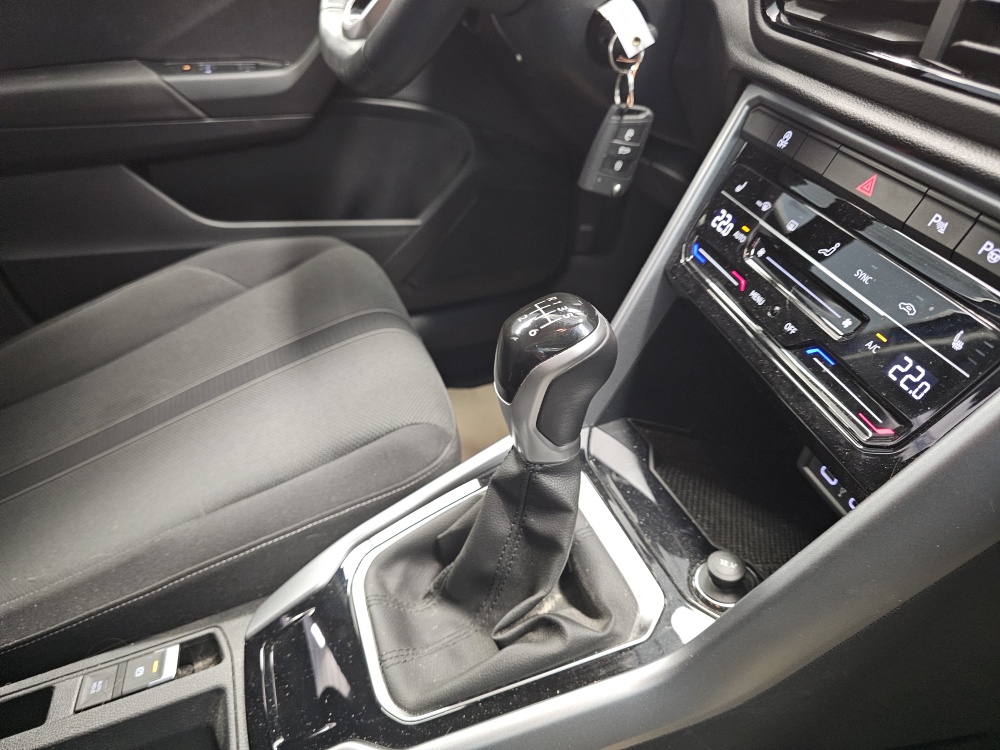 VW T-Roc  bei Hoffmann Automobile in Wolfsburg kaufen und sofort mitnehmen - Bild 6
