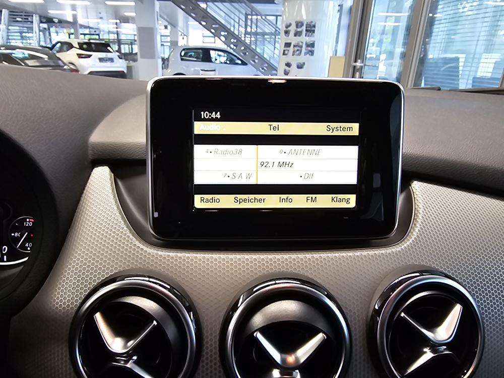 Mercedes-Benz B 200  bei Hoffmann Automobile in Wolfsburg kaufen und sofort mitnehmen - Bild 10