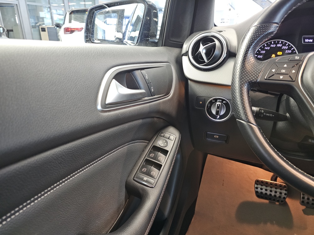 Mercedes-Benz B 200  bei Hoffmann Automobile in Wolfsburg kaufen und sofort mitnehmen - Bild 14