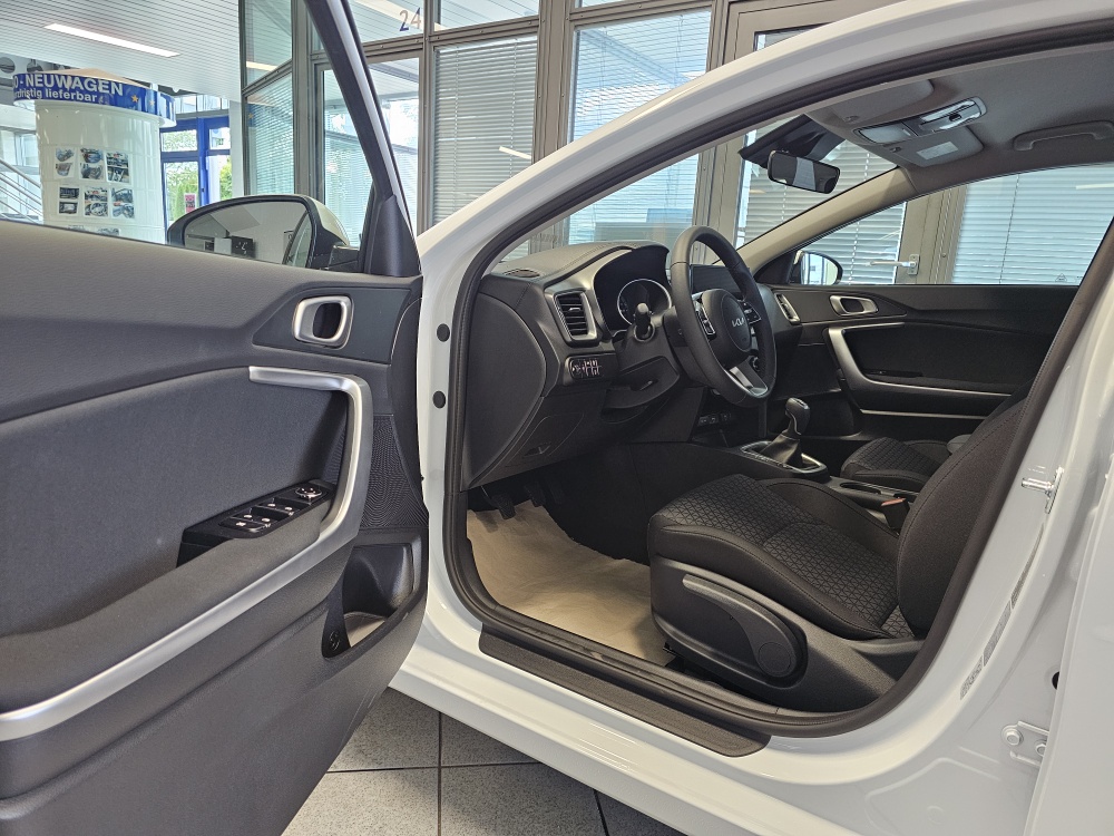 Kia Ceed  bei Hoffmann Automobile in Wolfsburg kaufen und sofort mitnehmen - Bild 10