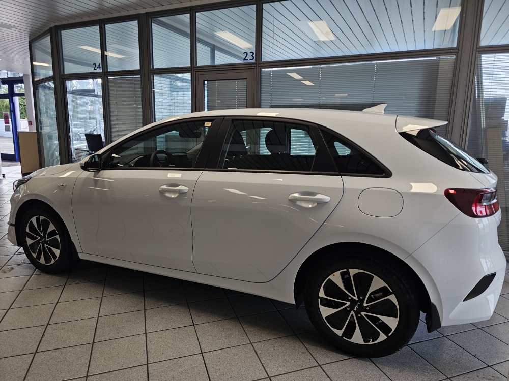 Kia Ceed  bei Hoffmann Automobile in Wolfsburg kaufen und sofort mitnehmen - Bild 11