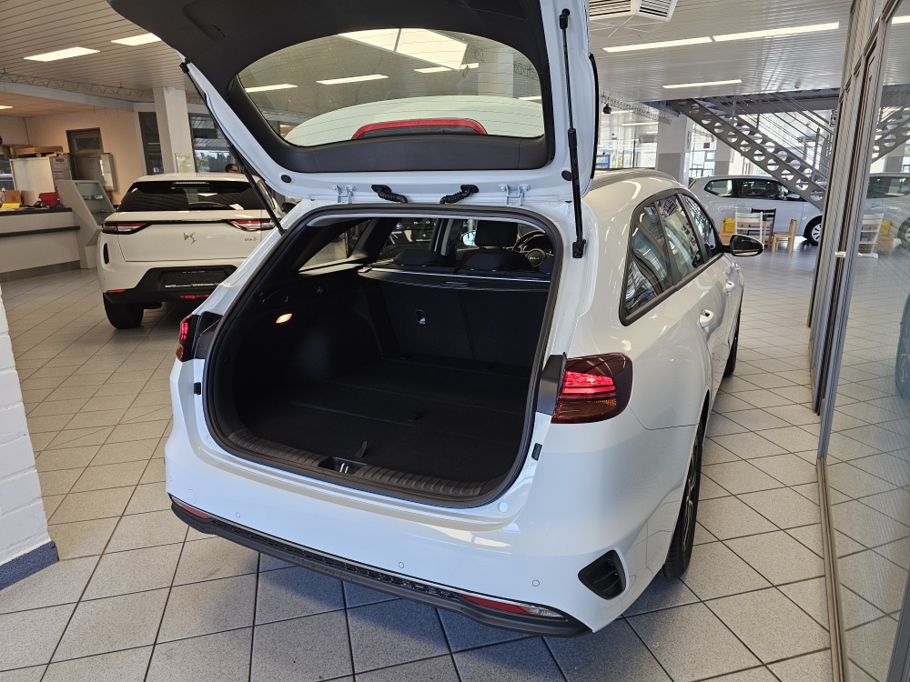Kia Ceed  bei Hoffmann Automobile in Wolfsburg kaufen und sofort mitnehmen - Bild 2
