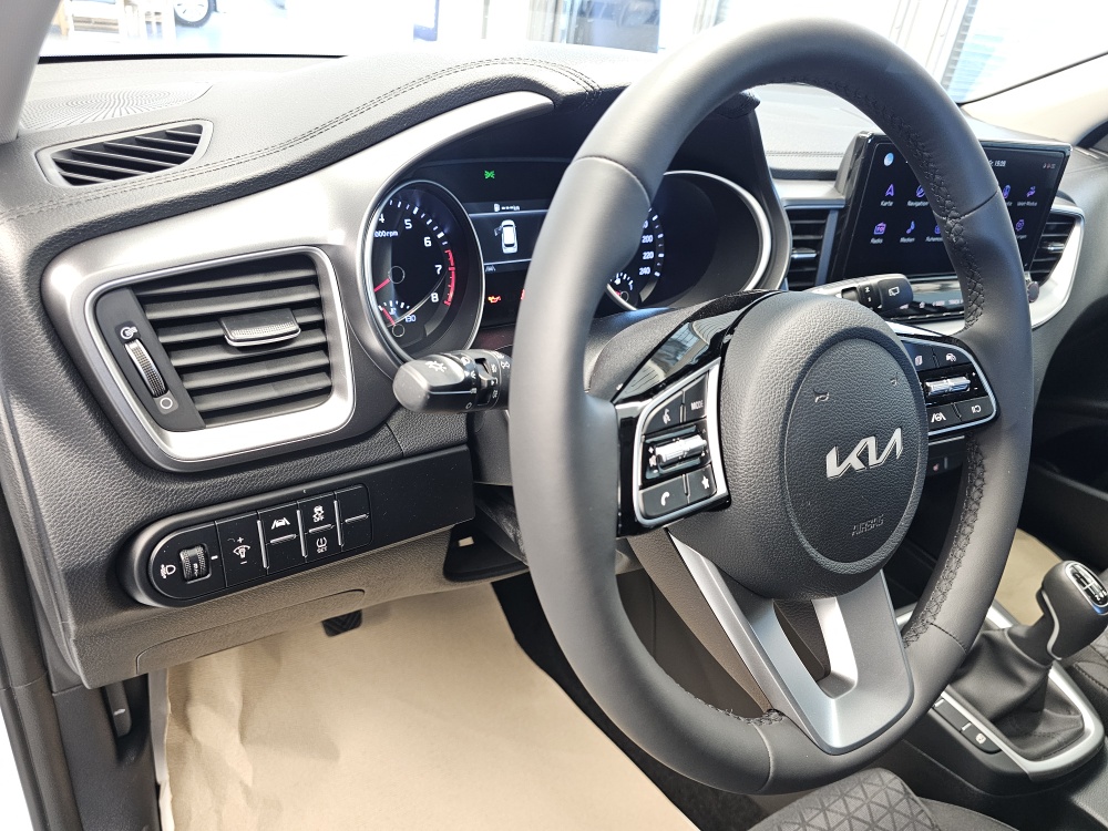 Kia Ceed  bei Hoffmann Automobile in Wolfsburg kaufen und sofort mitnehmen - Bild 23