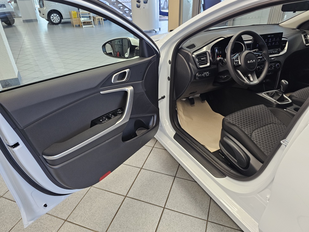 Kia Ceed  bei Hoffmann Automobile in Wolfsburg kaufen und sofort mitnehmen - Bild 25