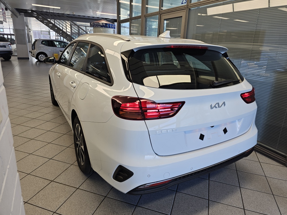 Kia Ceed  bei Hoffmann Automobile in Wolfsburg kaufen und sofort mitnehmen - Bild 3