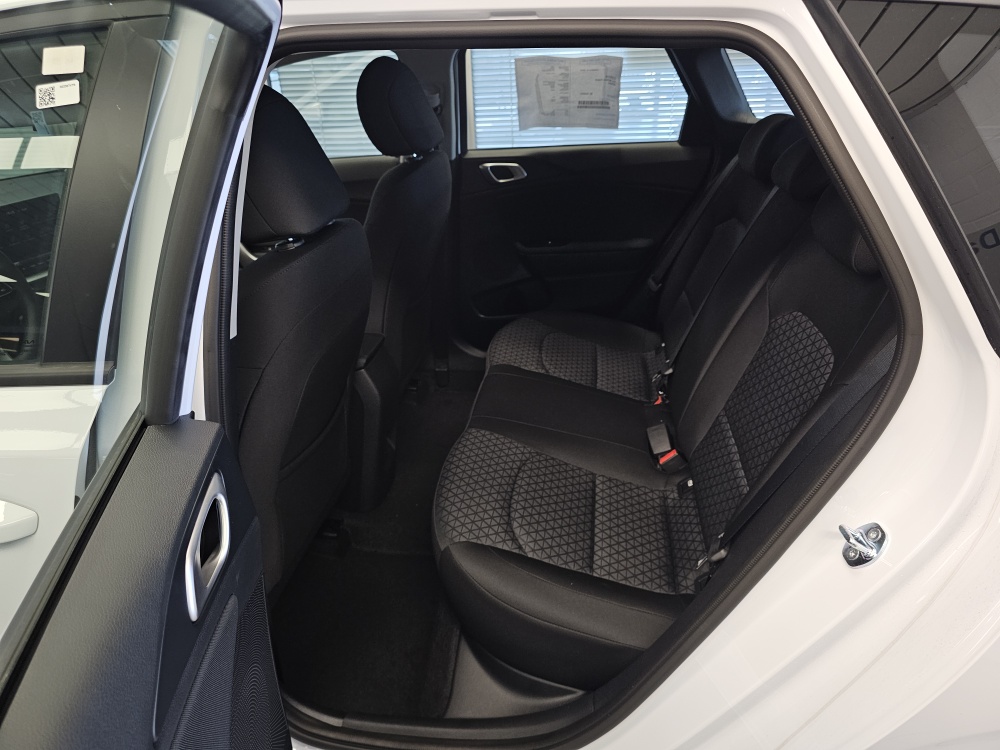 Kia Ceed  bei Hoffmann Automobile in Wolfsburg kaufen und sofort mitnehmen - Bild 4