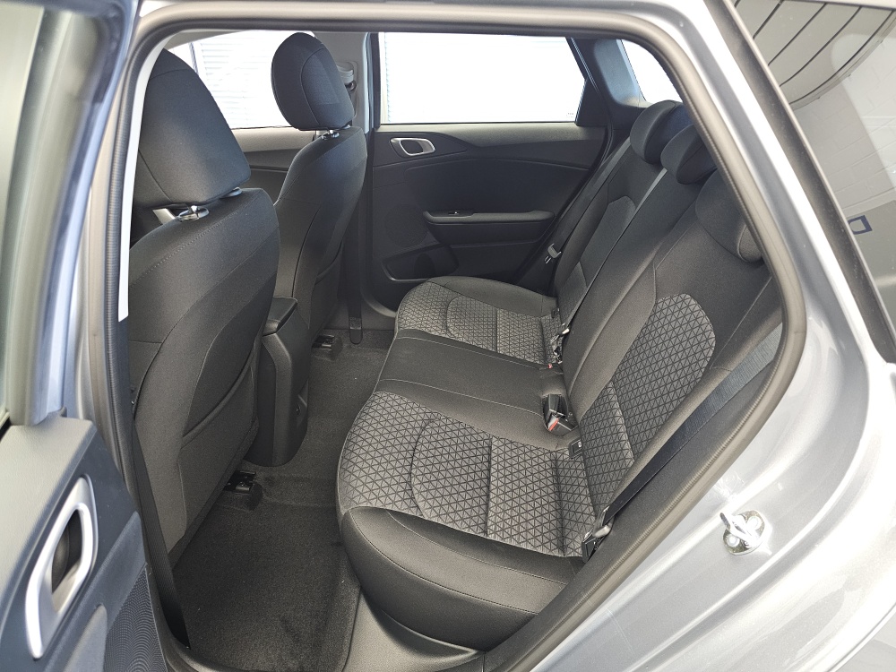 Kia Ceed  bei Hoffmann Automobile in Wolfsburg kaufen und sofort mitnehmen - Bild 4