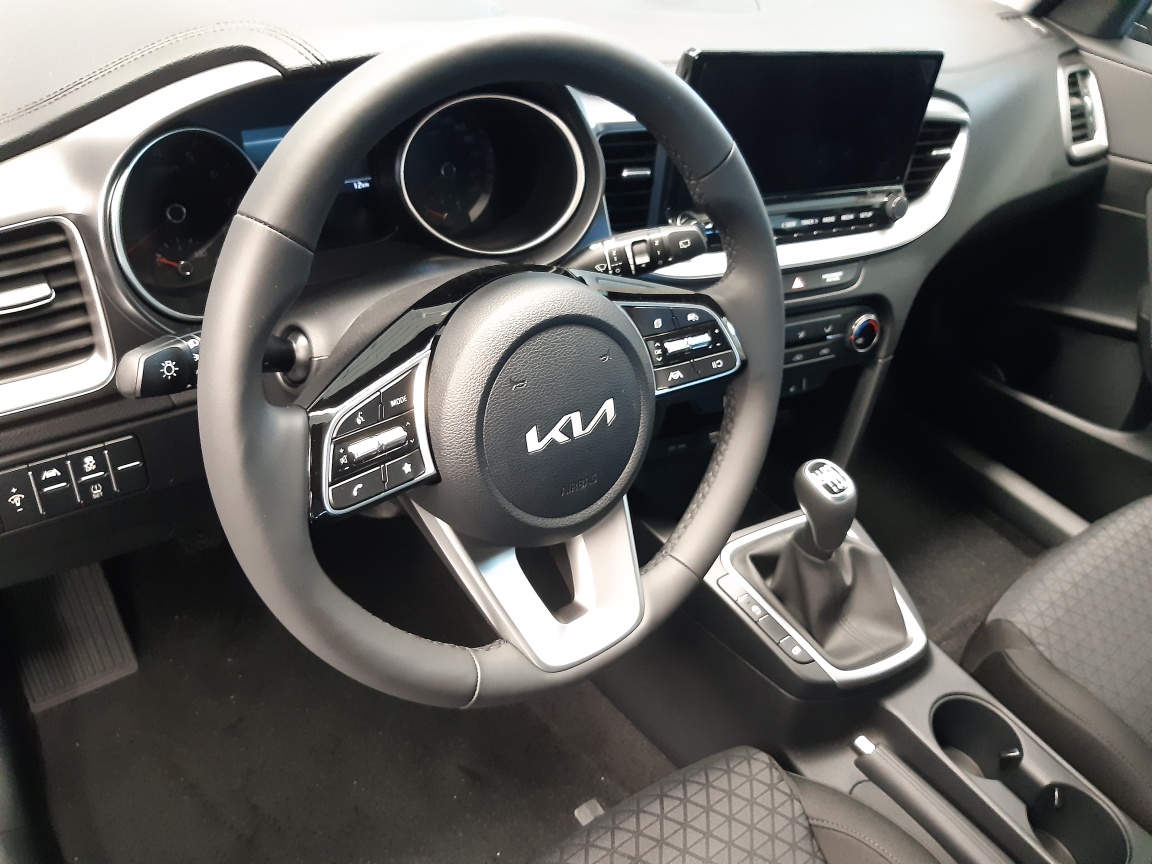 Kia Ceed  bei Hoffmann Automobile in Wolfsburg kaufen und sofort mitnehmen - Bild 10