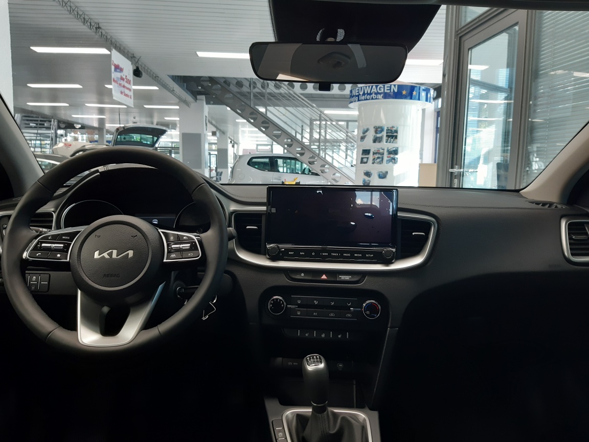 Kia Ceed  bei Hoffmann Automobile in Wolfsburg kaufen und sofort mitnehmen - Bild 3