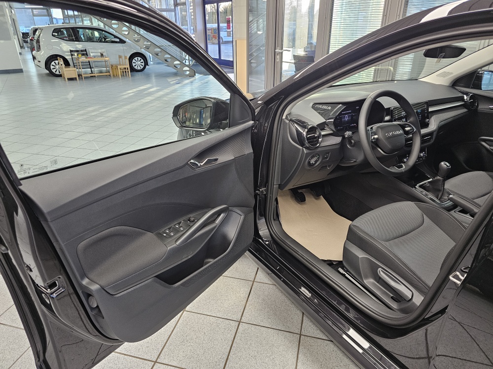 Skoda Fabia  bei Hoffmann Automobile in Wolfsburg kaufen und sofort mitnehmen - Bild 21