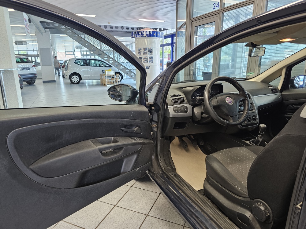 Fiat Punto  bei Hoffmann Automobile in Wolfsburg kaufen und sofort mitnehmen - Bild 10