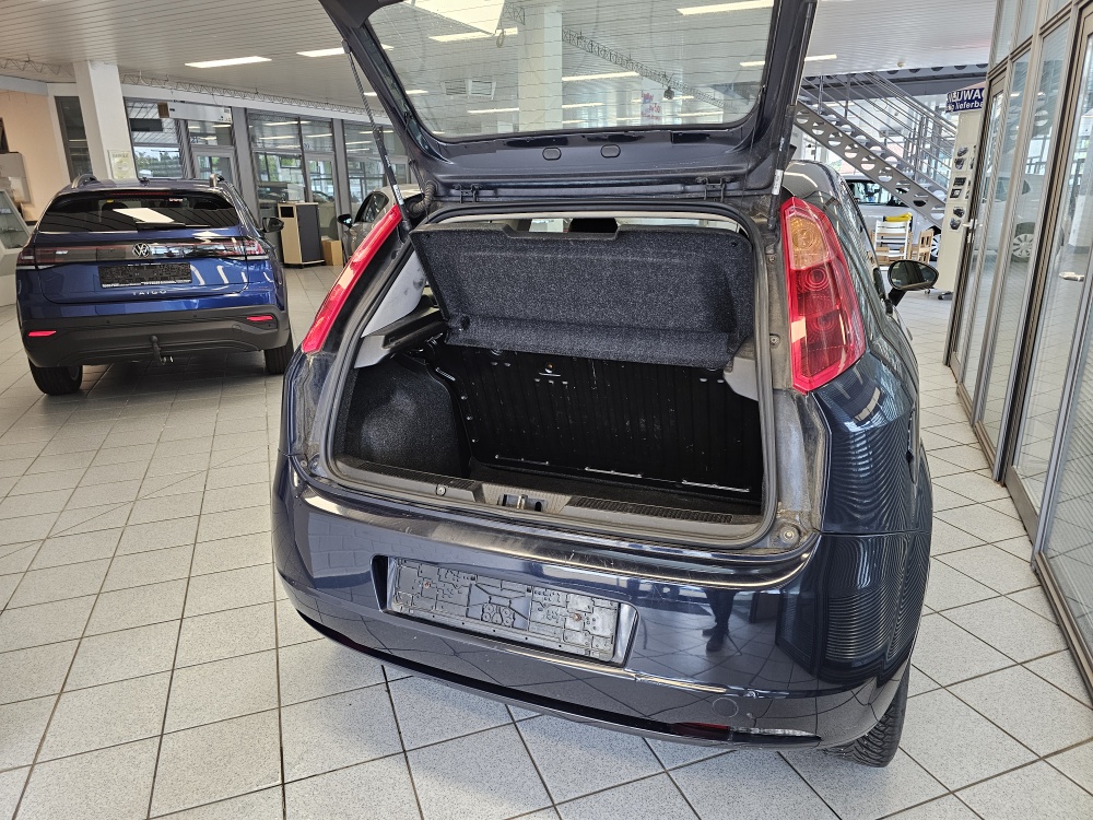Fiat Punto  bei Hoffmann Automobile in Wolfsburg kaufen und sofort mitnehmen - Bild 2