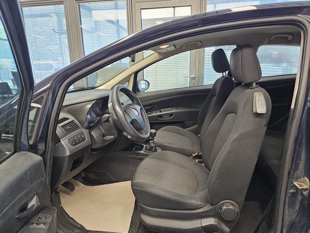 Fiat Punto  bei Hoffmann Automobile in Wolfsburg kaufen und sofort mitnehmen - Bild 9