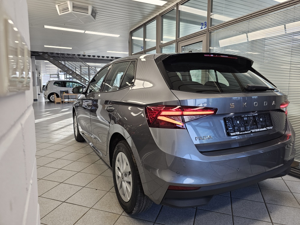 Skoda Fabia  bei Hoffmann Automobile in Wolfsburg kaufen und sofort mitnehmen - Bild 3