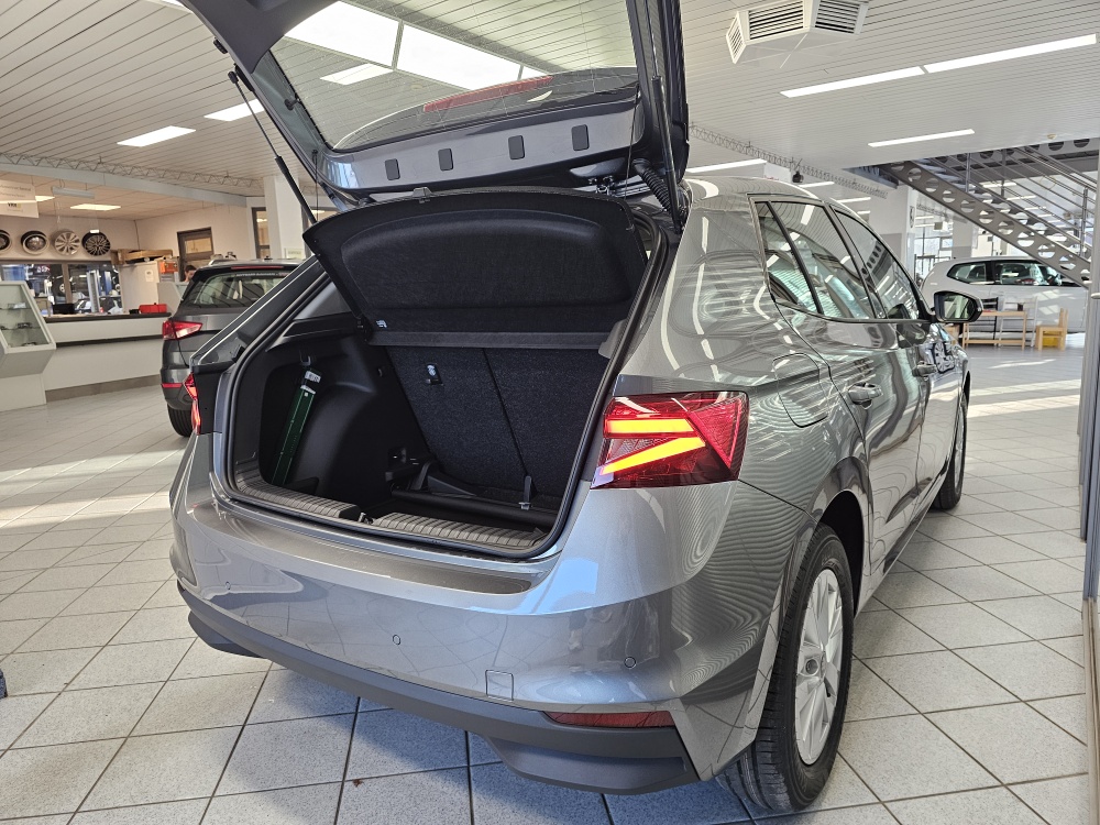 Skoda Fabia  bei Hoffmann Automobile in Wolfsburg kaufen und sofort mitnehmen - Bild 2