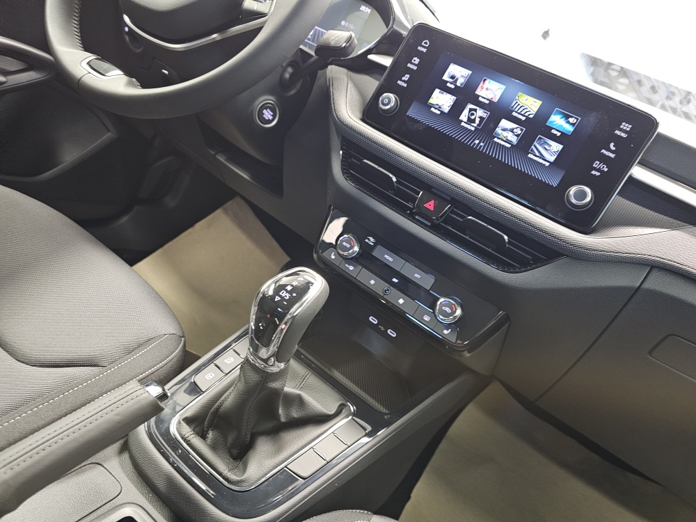 Skoda Fabia  bei Hoffmann Automobile in Wolfsburg kaufen und sofort mitnehmen - Bild 6