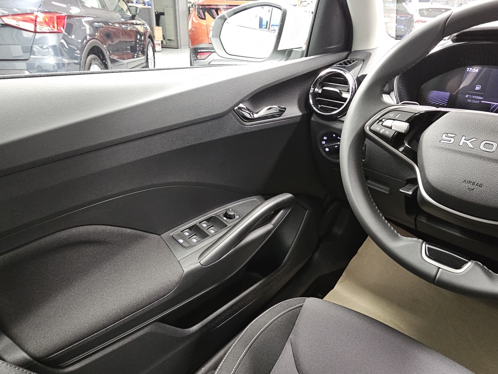 Skoda Fabia  bei Hoffmann Automobile in Wolfsburg kaufen und sofort mitnehmen - Bild 17