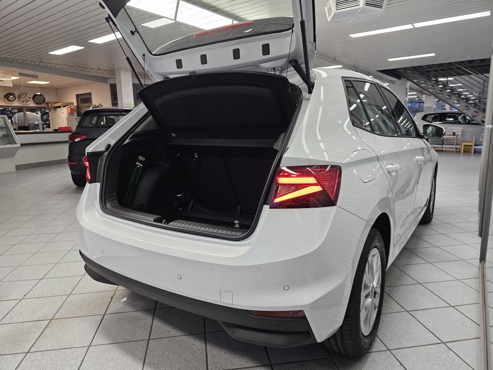 Skoda Fabia  bei Hoffmann Automobile in Wolfsburg kaufen und sofort mitnehmen - Bild 2