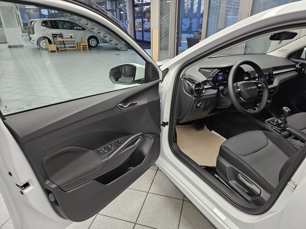 Skoda Fabia  bei Hoffmann Automobile in Wolfsburg kaufen und sofort mitnehmen - Bild 21