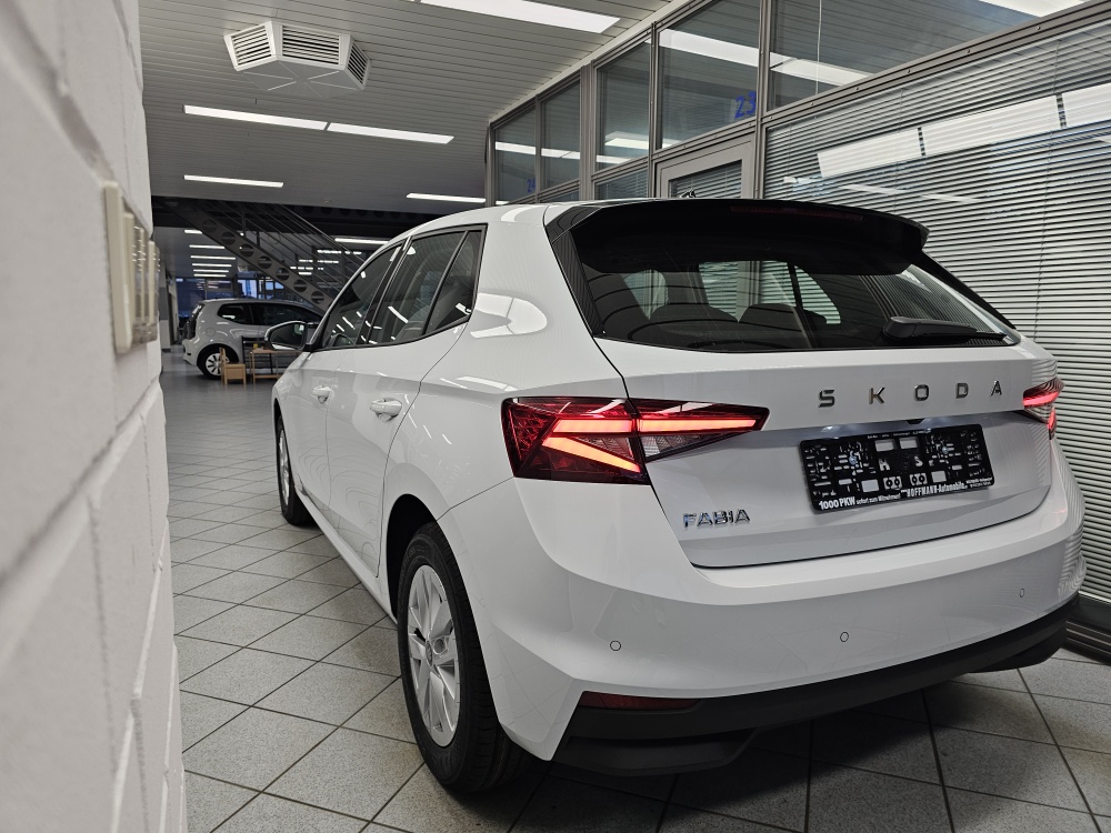 Skoda Fabia  bei Hoffmann Automobile in Wolfsburg kaufen und sofort mitnehmen - Bild 3