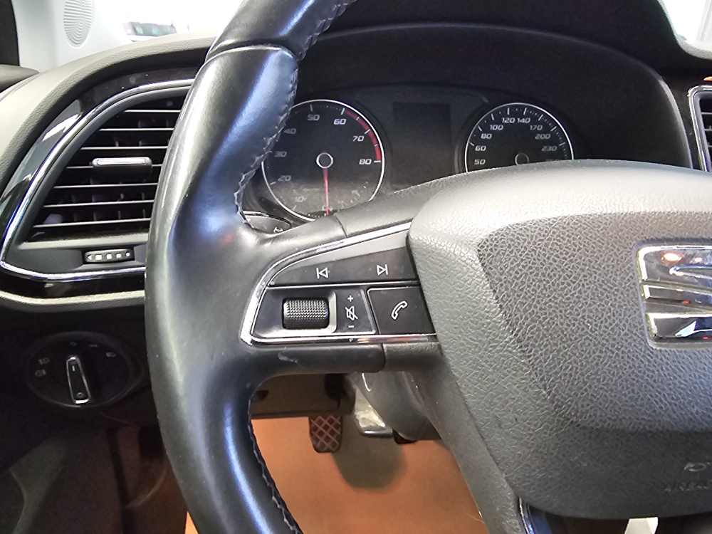 Seat Leon Sportstourer  ST  bei Hoffmann Automobile in Wolfsburg kaufen und sofort mitnehmen - Bild 15