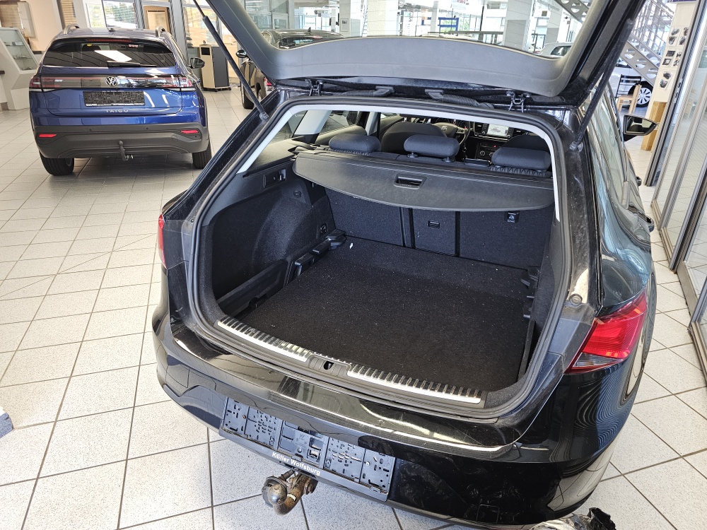 Seat Leon Sportstourer  ST  bei Hoffmann Automobile in Wolfsburg kaufen und sofort mitnehmen - Bild 2
