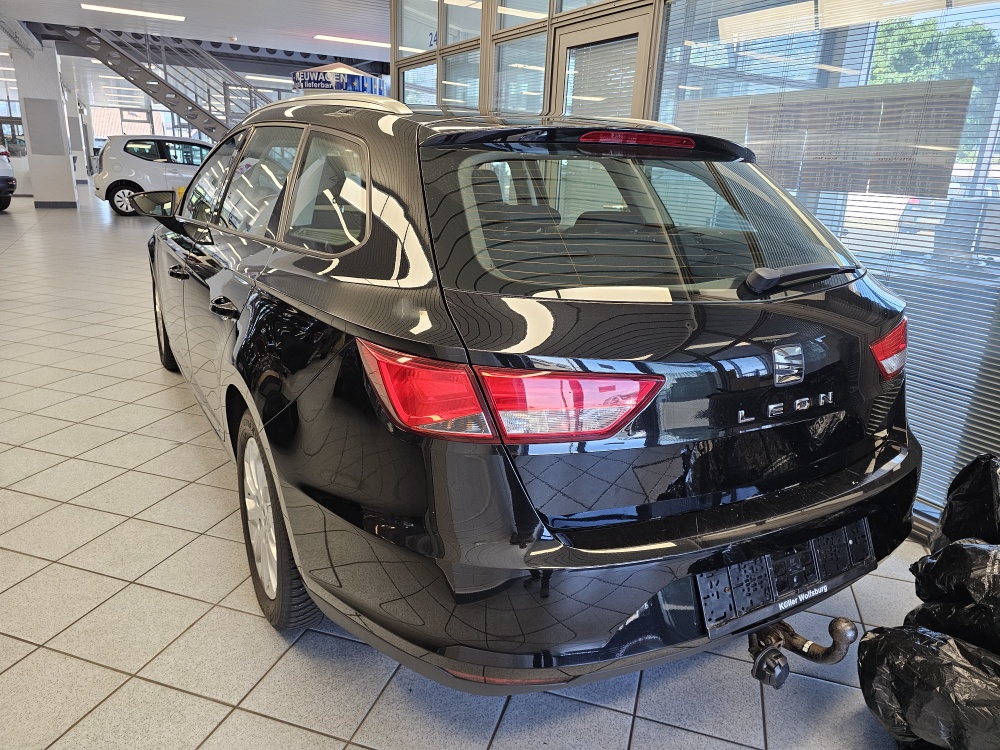 Seat Leon Sportstourer  ST  bei Hoffmann Automobile in Wolfsburg kaufen und sofort mitnehmen - Bild 5
